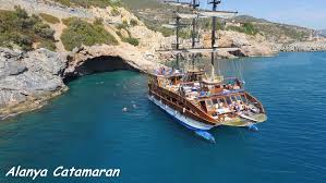 CATAMARAN TOUR